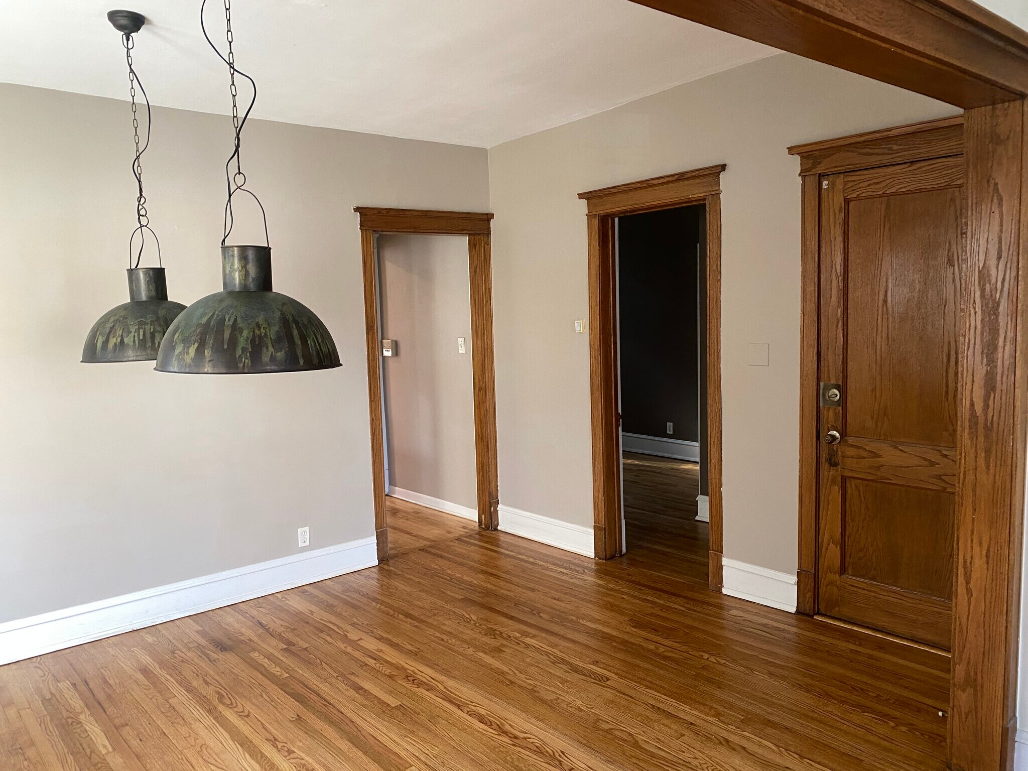 Building Photo - 3654 N Janssen Ave