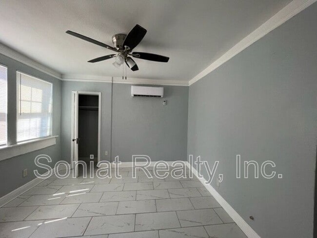 Building Photo - 2607 Columbus St