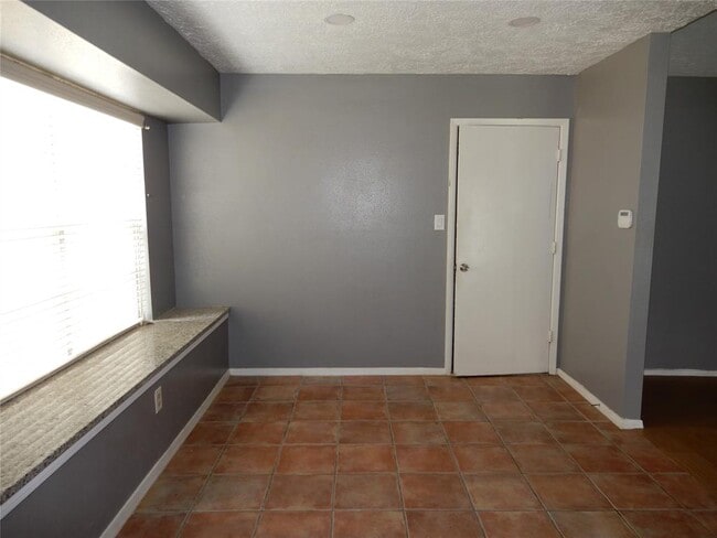 Building Photo - 15610 Morning Dove Dr