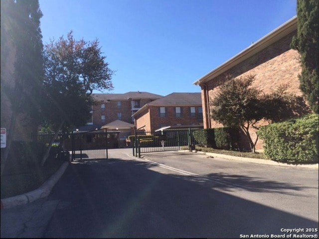 Building Photo - 5359 Fredericksburg Rd