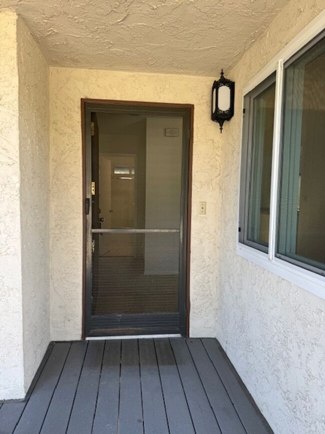 Building Photo - 420-22 Rees Street