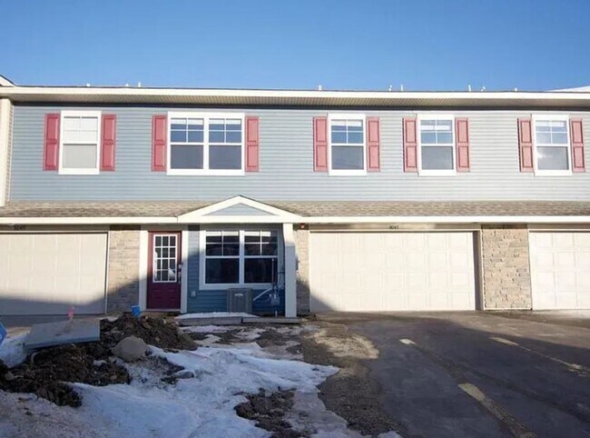 Building Photo - Upscale Townhome Living in Woodbury for $2,749!