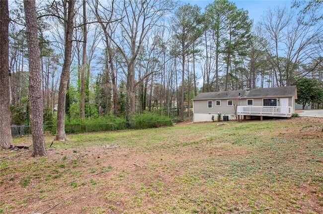 Building Photo - 5700 Tracy Dr SE