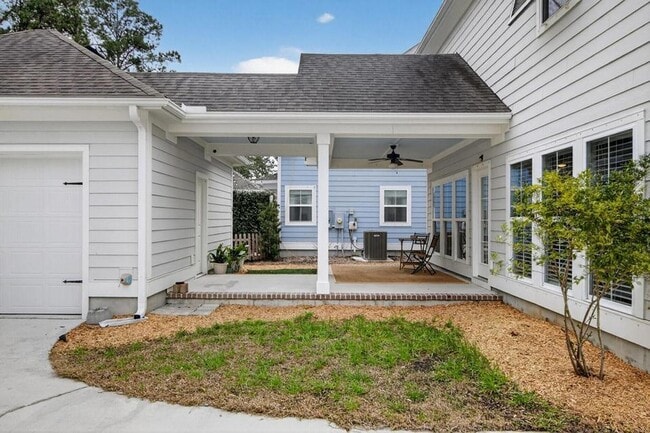 Building Photo - 1694 Sparkleberry Ln