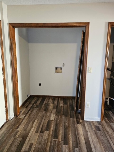 Building Photo - 378 River St