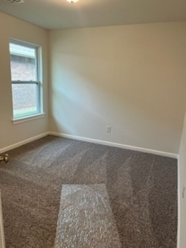 Building Photo - New Home!
