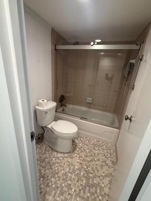 Building Photo - 925 N Halifax Ave