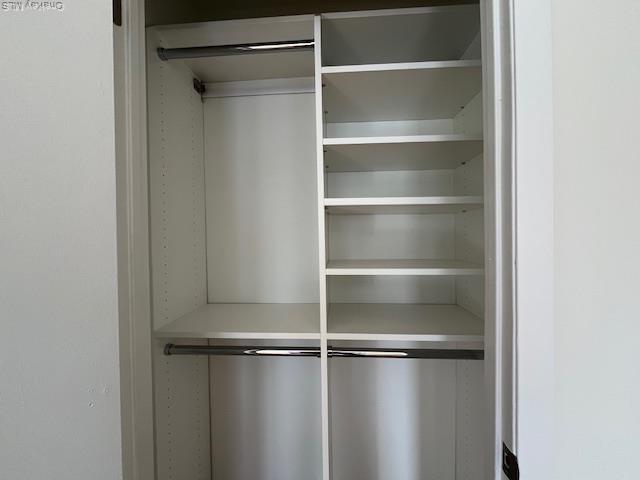 Building Photo - 141 Manorhaven Blvd