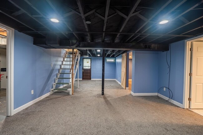 Building Photo - 5011 McCausland Ave