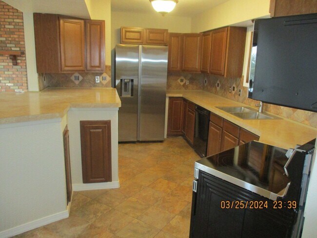 Building Photo - 2000 W Willis