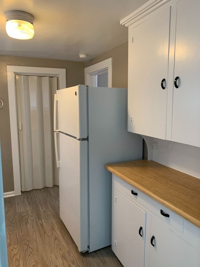 Building Photo - Lovely 1 Bedroom 1 Bathroom home