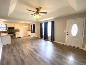 Building Photo - 2719 Knob Ct