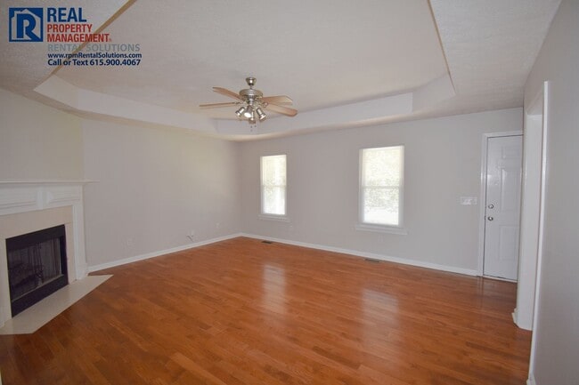 Building Photo - Adorable 3BR/2BA, attached 2 car garage in N. Murfreesboro on a corner lot!