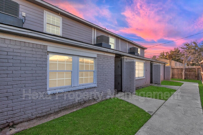 Building Photo - 6607 Brittmoore Rd