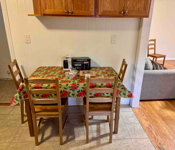 Dining table - 9100 51st Ave