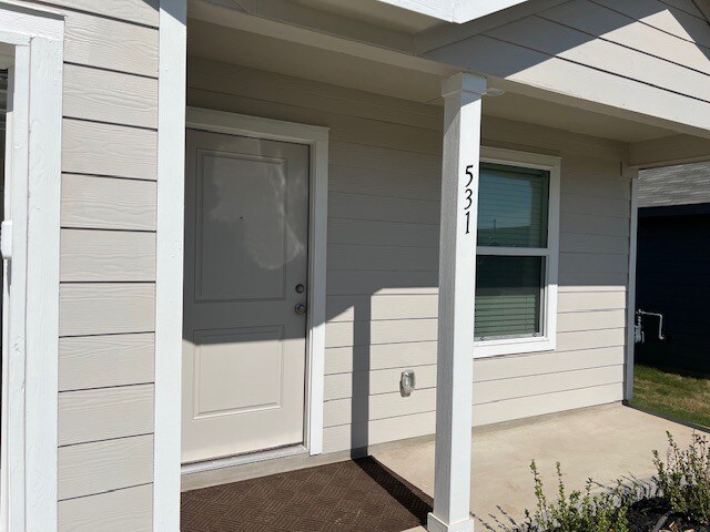 Building Photo - 531 Paris St