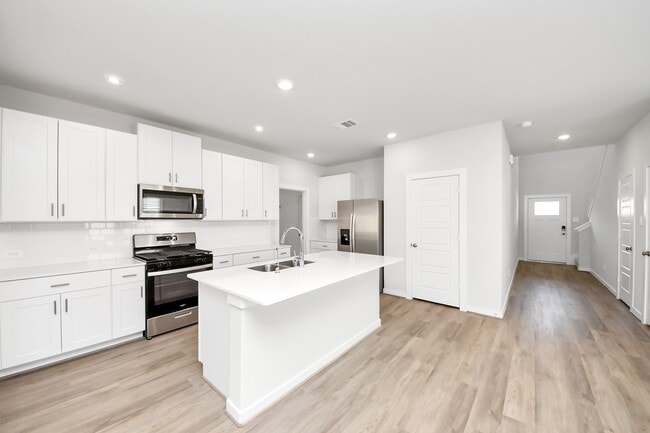 Building Photo - 6808 Hart Oak Ct