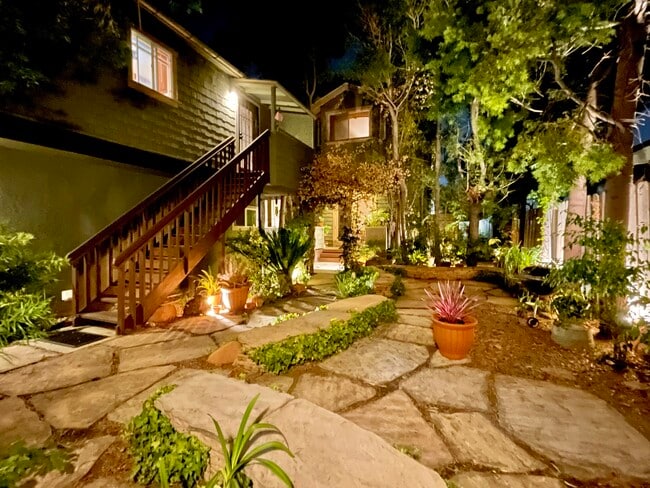 Building Photo - 3869 McLaughlin Ave
