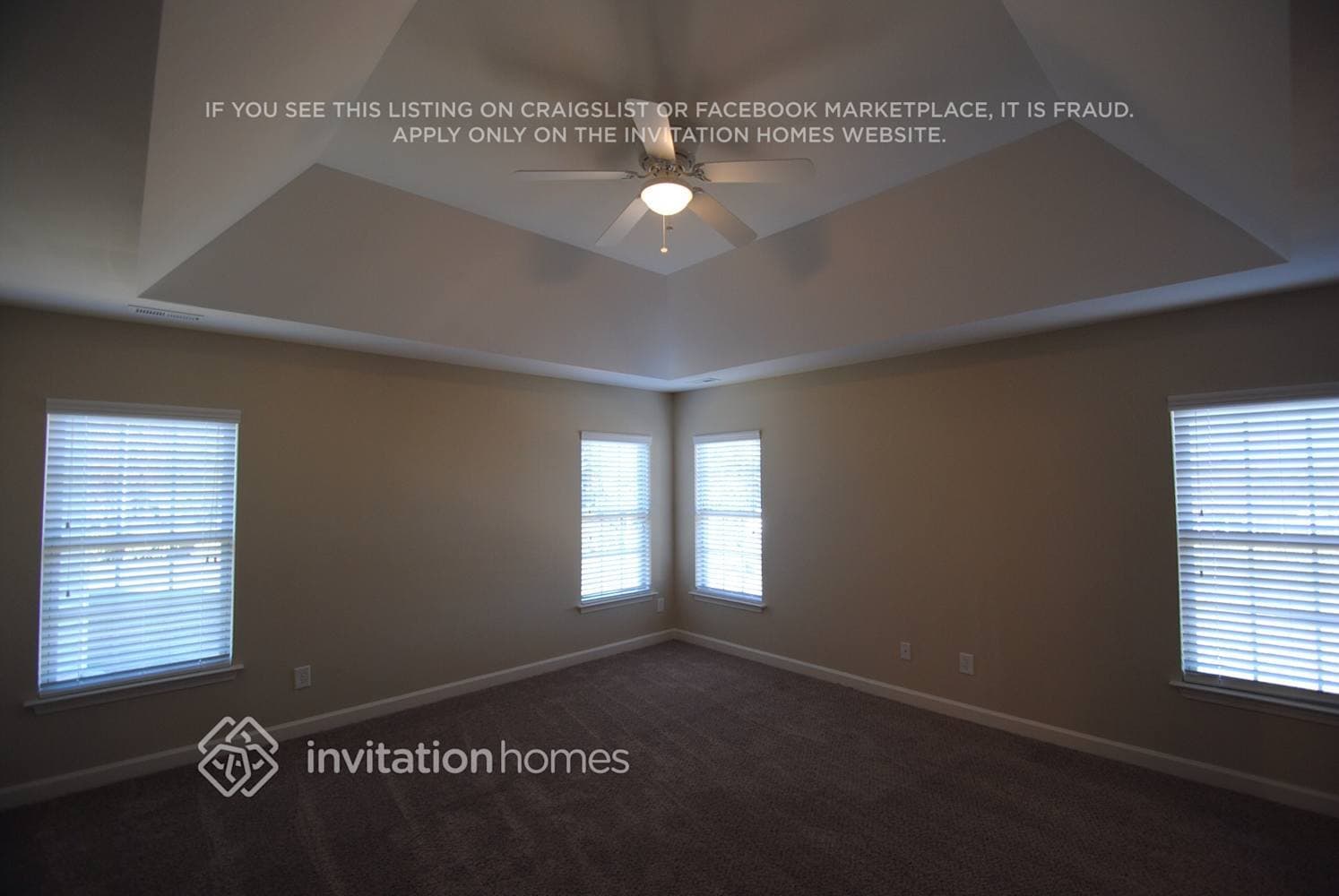 Building Photo - 20 W Smoketree Ct