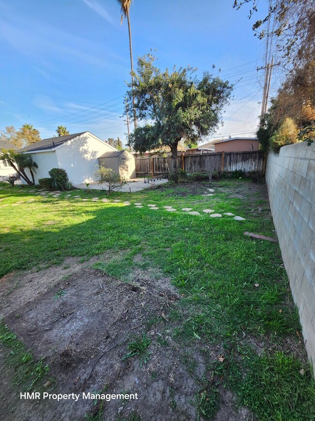 Building Photo - Renovated 2-Bedroom, 1-Bathroom Home in Ba...