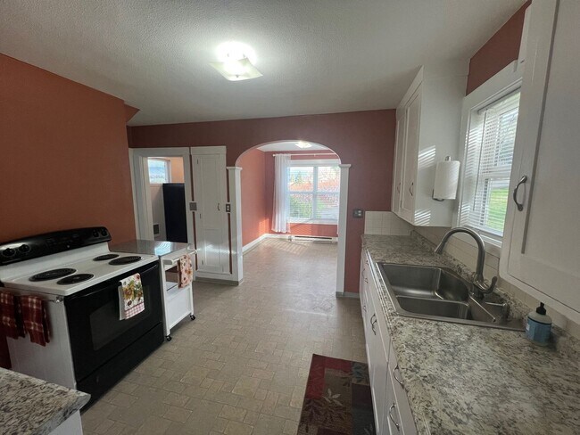 Building Photo - Beautiful views of Mt. Hood!