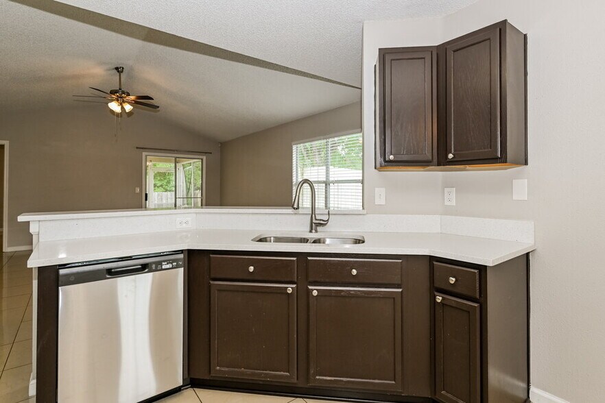 Building Photo - 484 Heron Nest Point