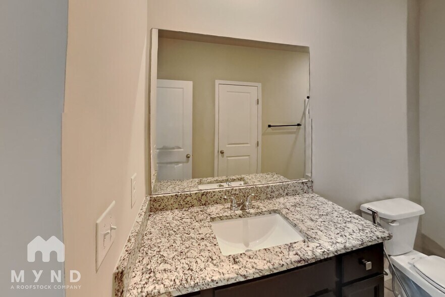 Building Photo - 1030 Brading Pl