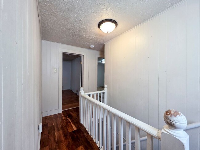 Building Photo - 1208 Koenigstein Ave