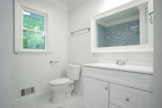 Building Photo - 3120 Edinburgh Dr