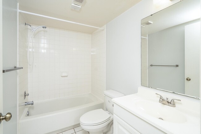 Building Photo - 10 Cristina Ct