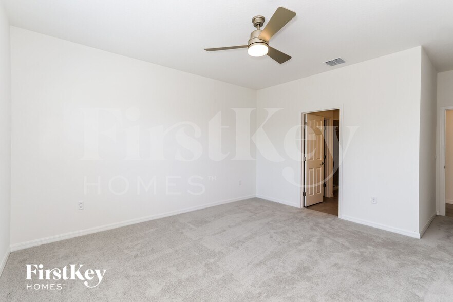 Building Photo - 340 Corbel Ln