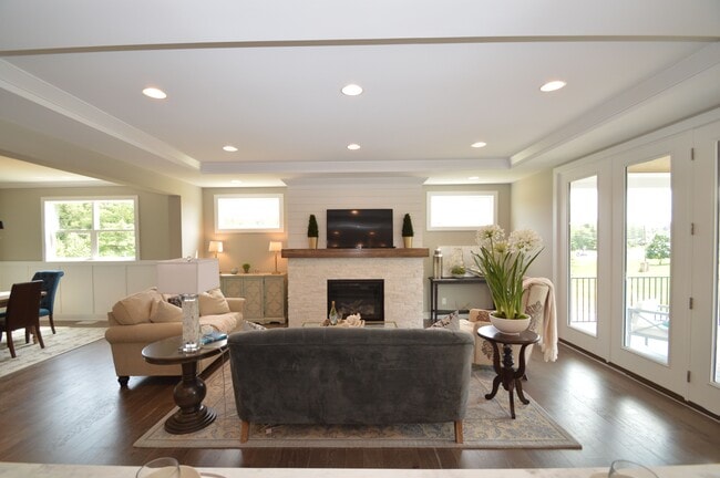 Building Photo - 9324 Old Plainfield Rd