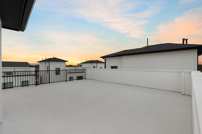 Building Photo - 8709 Ojeman Villas Dr