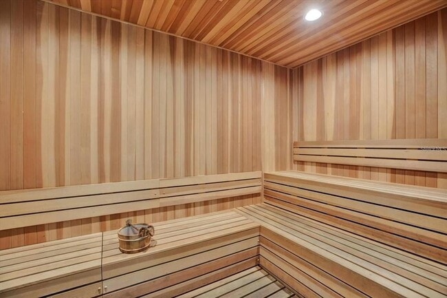 Building Photo - 920 N Osceola Ave