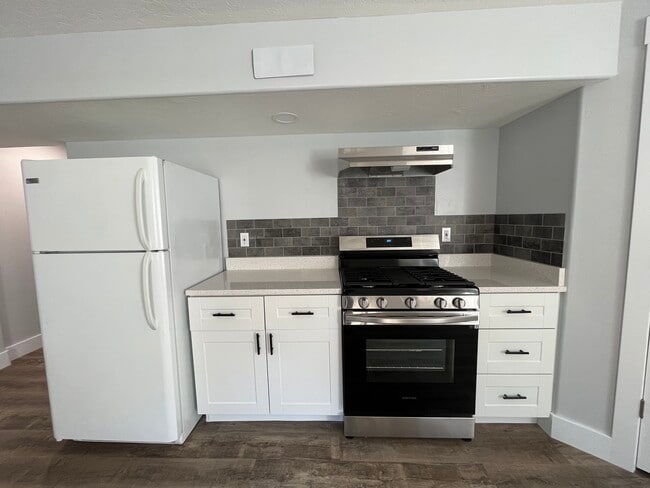 Building Photo - 315 W 500 S St