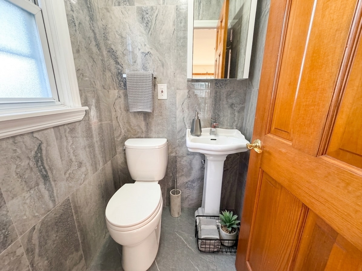 Building Photo - 14410 20th Ave