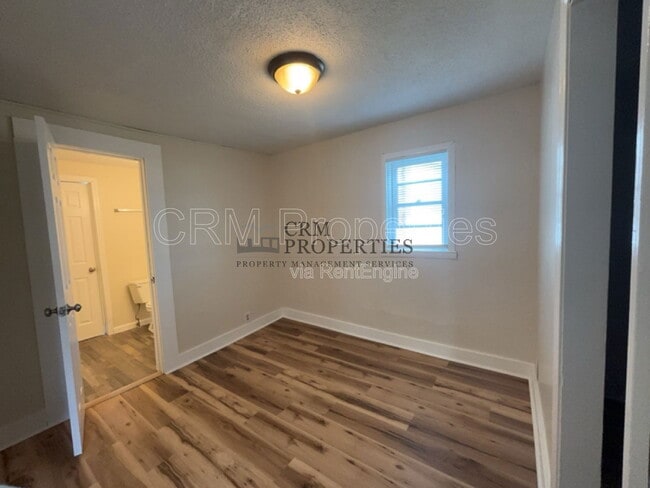 Building Photo - 1530 S Union St