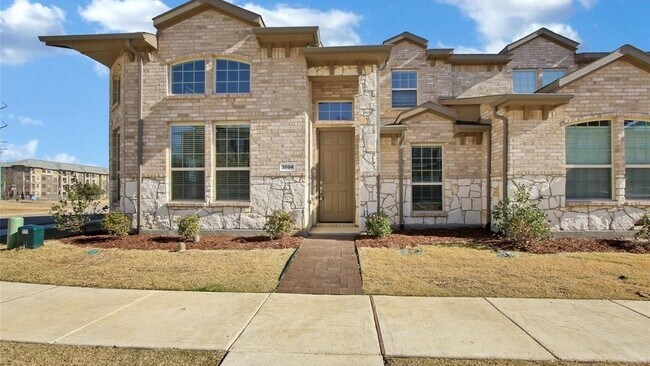 Building Photo - 3333 Solana Cir