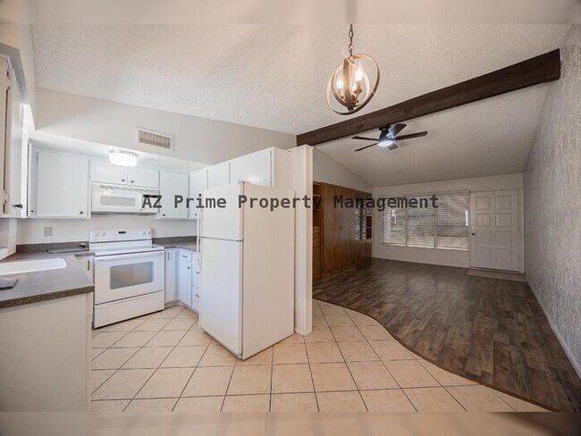 Building Photo - 609 S Power Rd