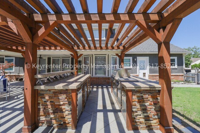 Building Photo - Incredible 4 Bedroom 4 Bath Home in Owasso!!!