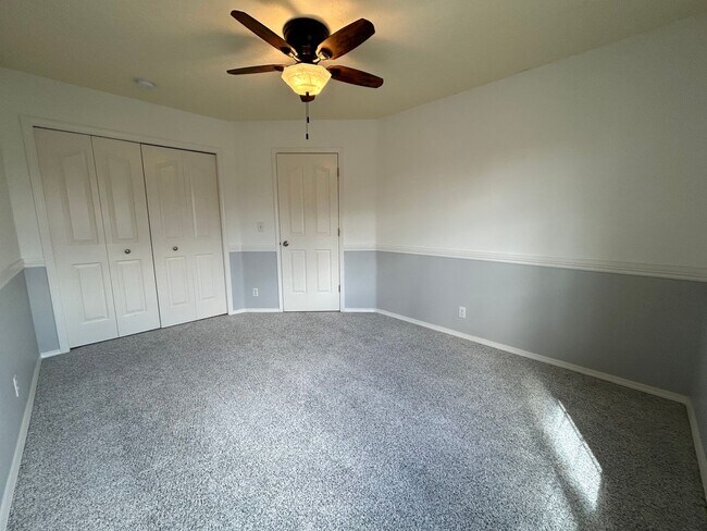 Building Photo - Gorgeous 5 bedroom 3 bathroom Home In Eagle