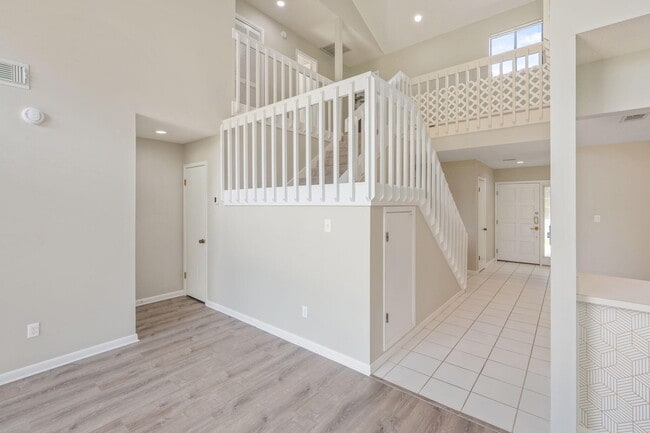 Building Photo - 1219 Oakmont Dr