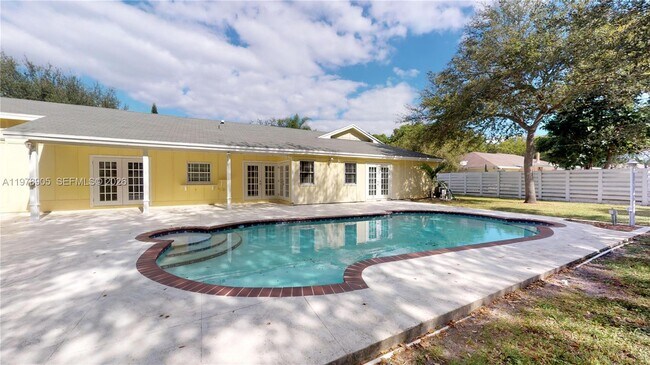 Building Photo - 15012 SW 146th St