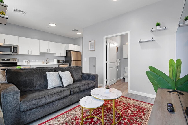 Building Photo - 95 Broadway-SI ID1240348P