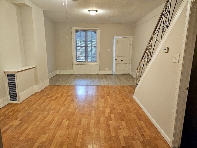 Building Photo - 130 N 53rd St