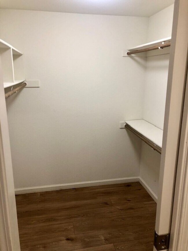 Building Photo - Charming and Spacious Home in Carmichael