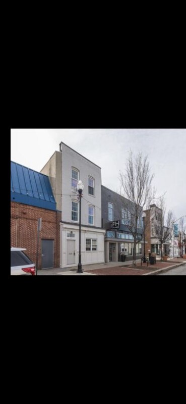 Building Photo - 43 E Cross St