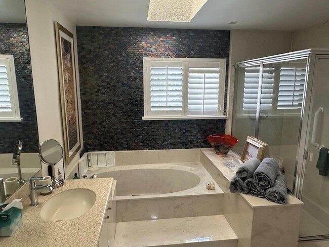 Building Photo - 7362 Woodmont Ct