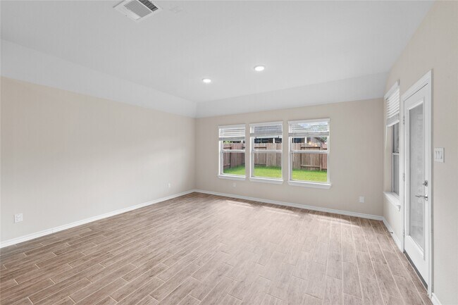 Building Photo - 25119 Sundance Park Ln