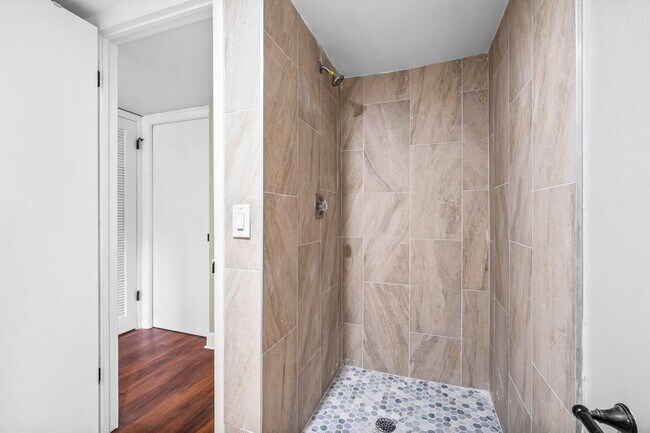 Building Photo - 733 Normandy Trail